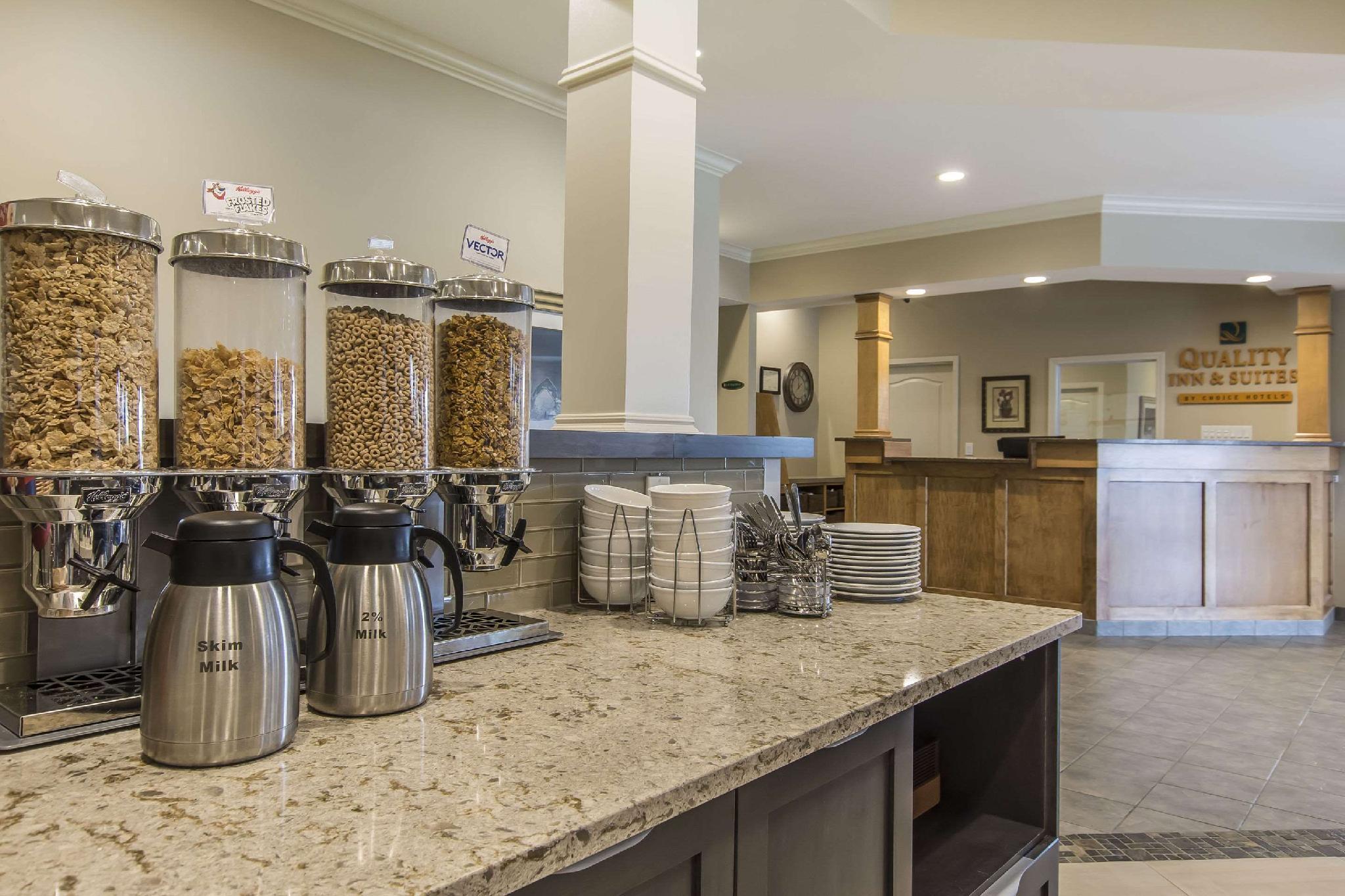 פרדריקטון Quality Inn & Suites Amsterdam מראה חיצוני תמונה