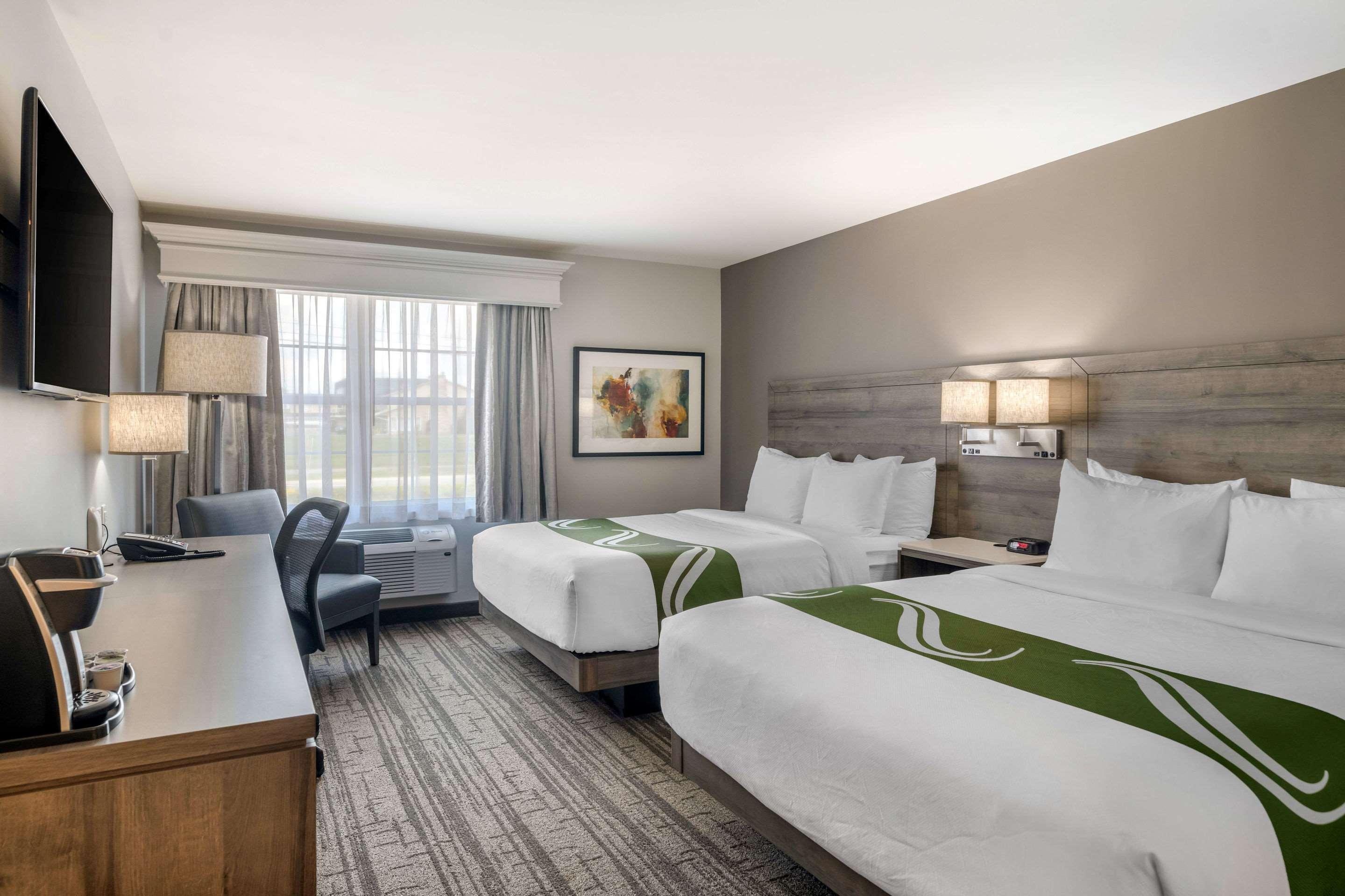 פרדריקטון Quality Inn & Suites Amsterdam מראה חיצוני תמונה