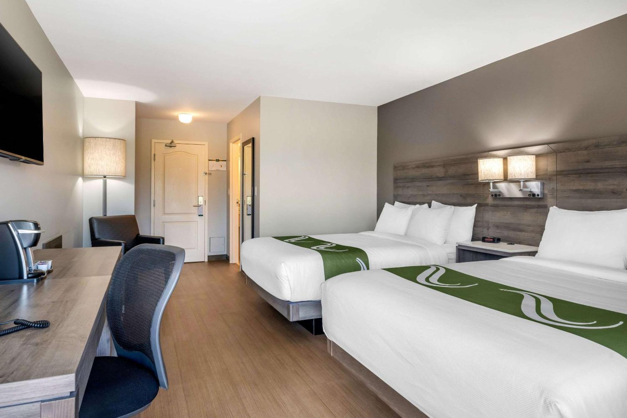 פרדריקטון Quality Inn & Suites Amsterdam מראה חיצוני תמונה
