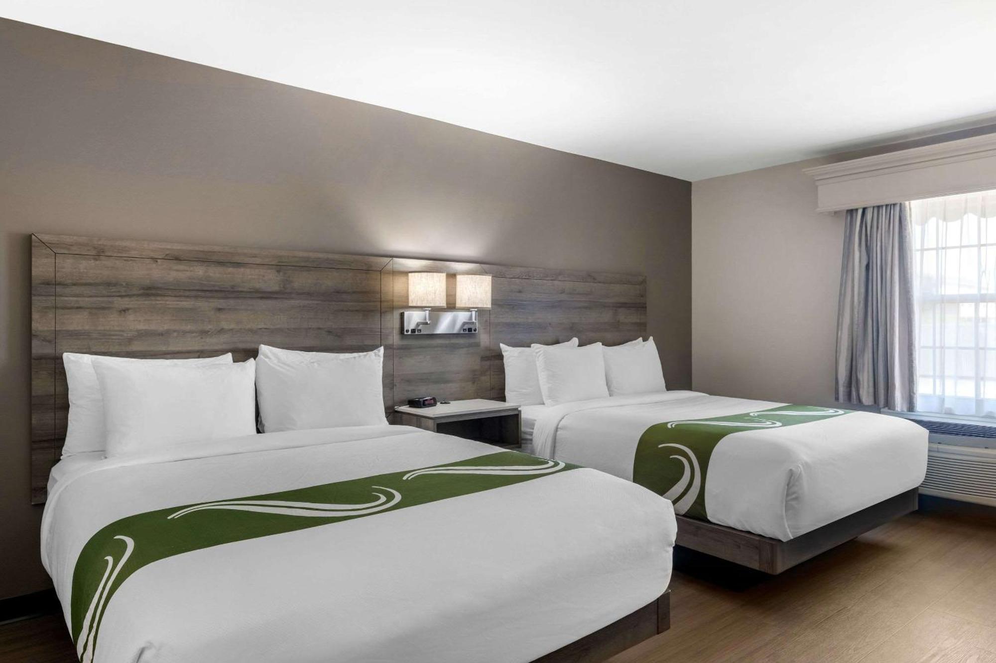 פרדריקטון Quality Inn & Suites Amsterdam מראה חיצוני תמונה