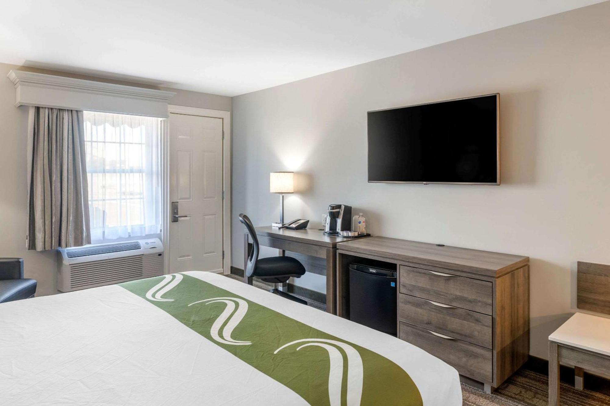 פרדריקטון Quality Inn & Suites Amsterdam מראה חיצוני תמונה